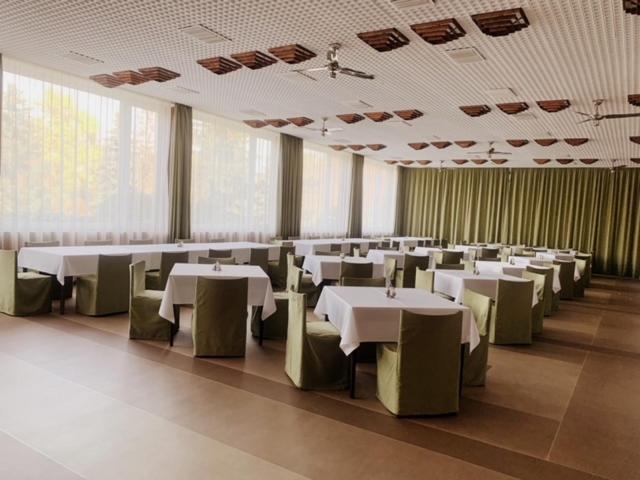 Riviera Park Hotel Balatonföldvár エクステリア 写真