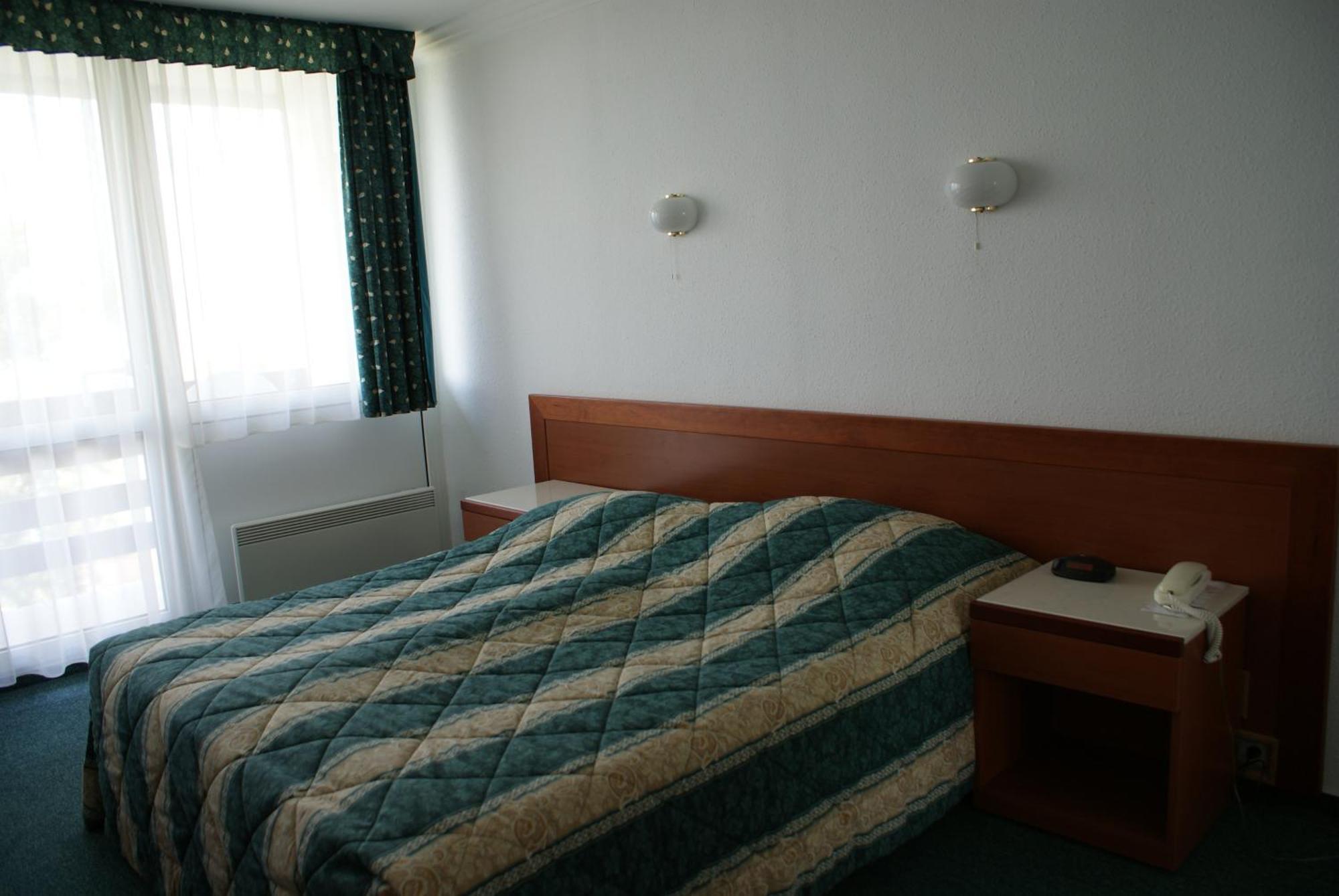 Riviera Park Hotel Balatonföldvár エクステリア 写真